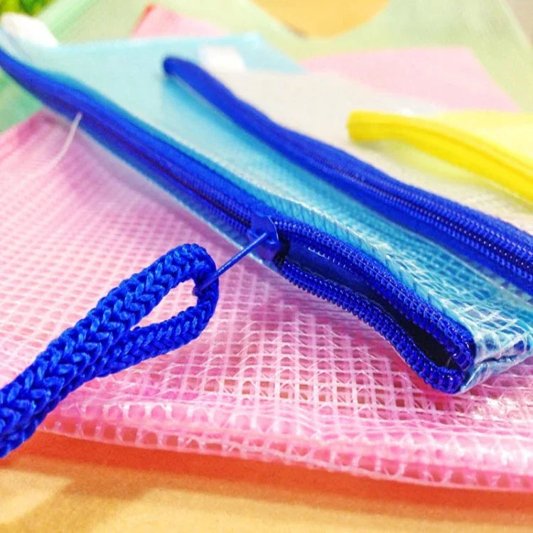 Trousse à Papeterie en Maille Plastique avec Fermeture Éclair, Couleur Livrée au Hasard (B5, Taille : 28x21cm), B5, Taille : 28x21cm