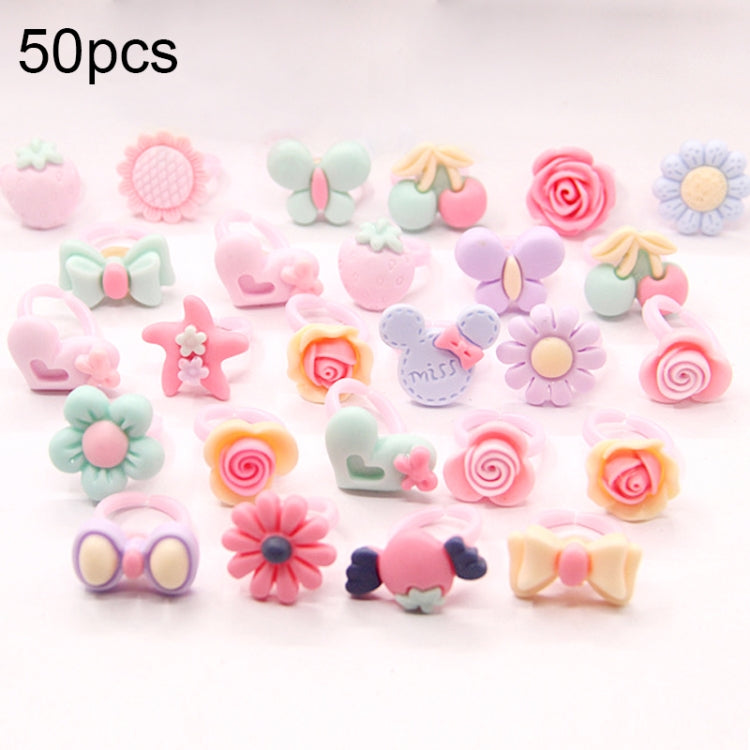 Lot de 50 bagues fantaisie en résine pour enfants, motifs assortis (fleurs, animaux, cœurs, nœuds), surface givrée