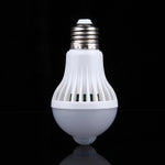 Ampoule LED E27 5W 12 LED SMD 5730 300LM avec détecteur de mouvement infrarouge, distance de détection : 4-6m, AC 220V, lumière blanche E27 5W, blanc chaud E27 5W