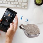 Enceinte stéréo Bluetooth portable X25 avec conception en tissu, microphone intégré, prise en charge des appels mains libres, carte TF et entrée AUX, distance Bluetooth : 10 m