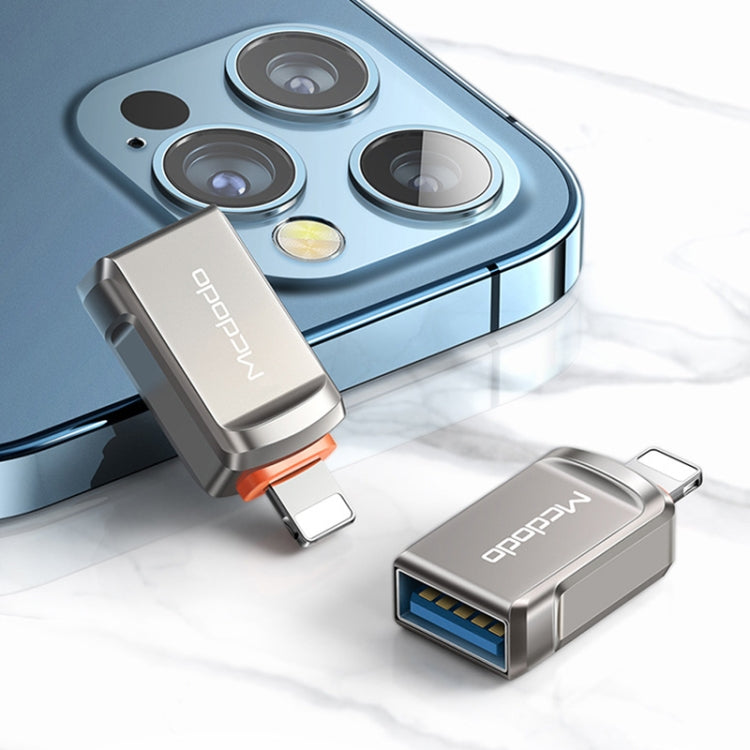 MCDODO USB 3.0 Femelle vers 8 Broches Mâle OTG Convertisseur Clé USB, 8 Broches