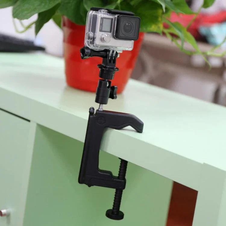 Support de bureau à pince avec adaptateur pour trépied compatible avec GoPro, Insta360, DJI et autres caméras d'action. Diamètre de la pince : 1 à 6 cm.