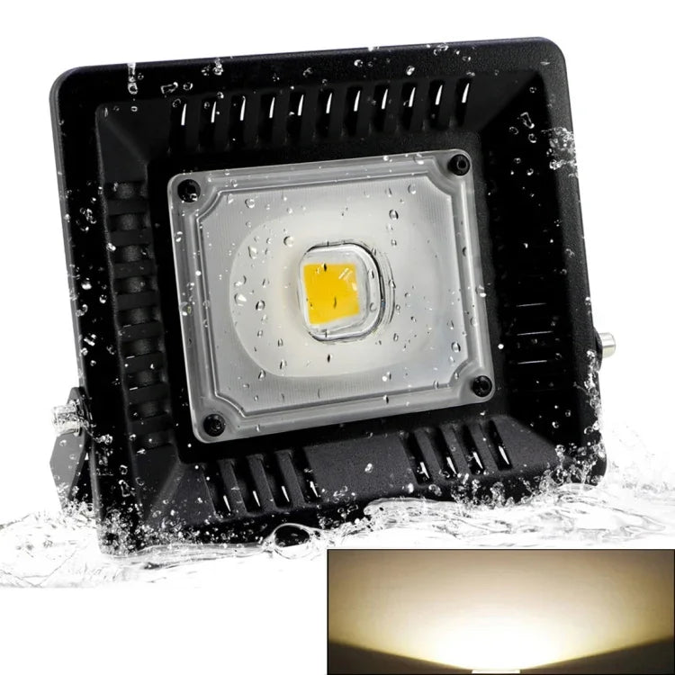 Flux lumineux: > 4000lm, FP > 0,9, IRC > 80, CA 90-140V, 50W Blanc chaud