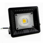 Flux lumineux: > 4000lm, FP > 0,9, IRC > 80, CA 90-140V, 50W Blanc chaud