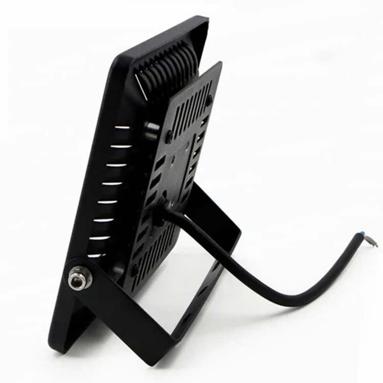Flux lumineux: > 4000lm, FP > 0,9, IRC > 80, CA 90-140V, 50W Blanc chaud