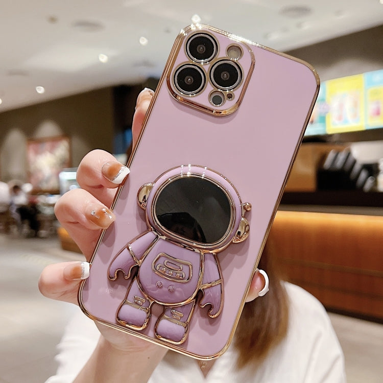 Coque de téléphone plaquée avec support Astronaute, Pour iPhone 17e / 16e, Pour iPhone 17 Pro Max, Pour iPhone 17 Pro, Pour iPhone 17, Pour iPhone Air, Pour iPhone 16 Pro Max, Pour iPhone 16 Pro, Pour iPhone 16 Plus