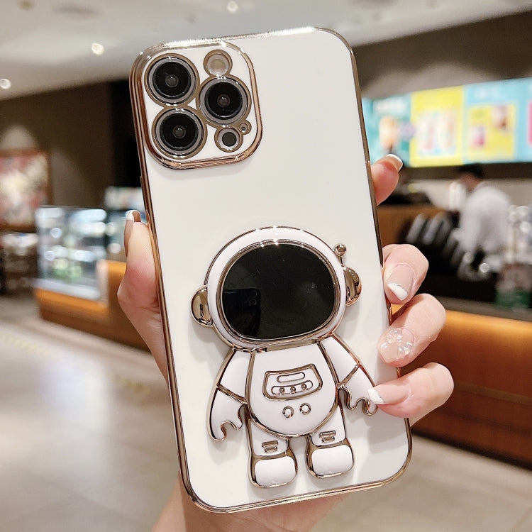 Coque de téléphone plaquée avec support Astronaute, Pour iPhone 17e / 16e, Pour iPhone 17 Pro Max, Pour iPhone 17 Pro, Pour iPhone 17, Pour iPhone Air, Pour iPhone 16 Pro Max, Pour iPhone 16 Pro, Pour iPhone 16 Plus