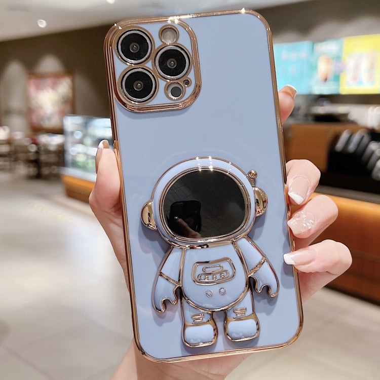 Coque de téléphone plaquée avec support Astronaute, Pour iPhone 17e / 16e, Pour iPhone 17 Pro Max, Pour iPhone 17 Pro, Pour iPhone 17, Pour iPhone Air, Pour iPhone 16 Pro Max, Pour iPhone 16 Pro, Pour iPhone 16 Plus