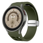 Bracelet de montre en silicone avec boucle pliante magnétique argentée Richard, pour Samsung Galaxy Watch 5 Pro 45mm, pour Samsung Galaxy Watch 7 40 / 44mm, pour Samsung Galaxy Watch 6 Classic 43 / 47mm