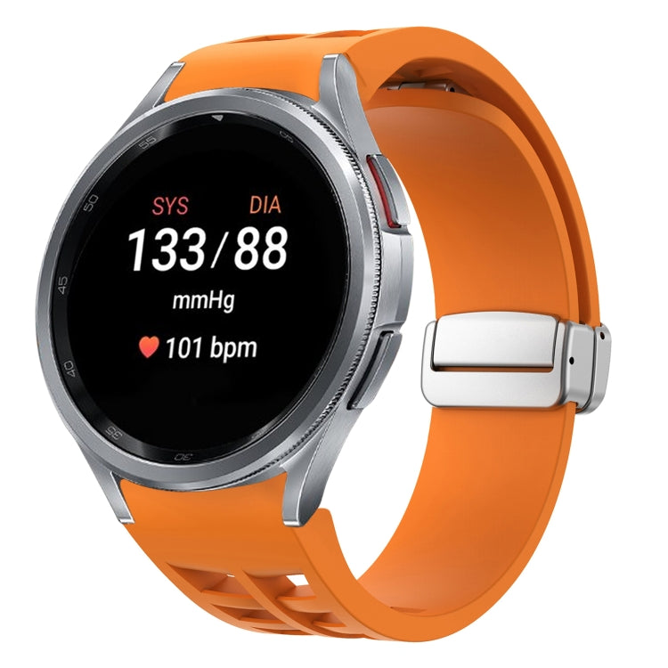 Bracelet de montre en silicone avec boucle pliante magnétique argentée Richard, pour Samsung Galaxy Watch 5 Pro 45mm, pour Samsung Galaxy Watch 7 40 / 44mm, pour Samsung Galaxy Watch 6 Classic 43 / 47mm