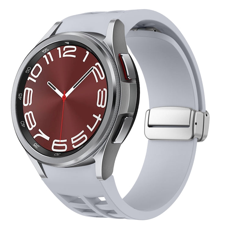Bracelet de montre en silicone avec boucle pliante magnétique argentée Richard, pour Samsung Galaxy Watch 5 Pro 45mm, pour Samsung Galaxy Watch 7 40 / 44mm, pour Samsung Galaxy Watch 6 Classic 43 / 47mm