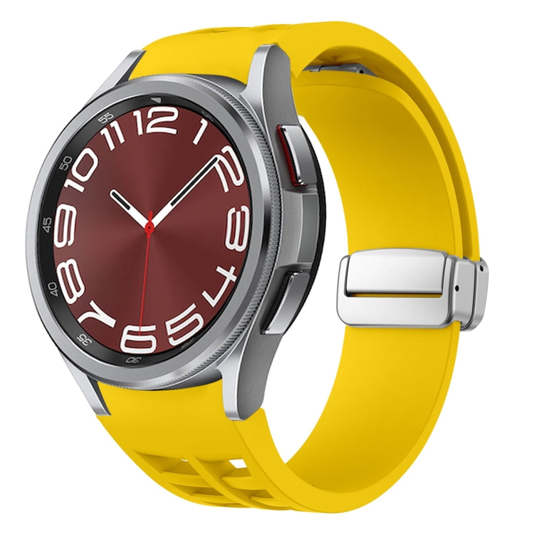 Bracelet de montre en silicone avec boucle pliante magnétique argentée Richard, pour Samsung Galaxy Watch 5 Pro 45mm, pour Samsung Galaxy Watch 7 40 / 44mm, pour Samsung Galaxy Watch 6 Classic 43 / 47mm