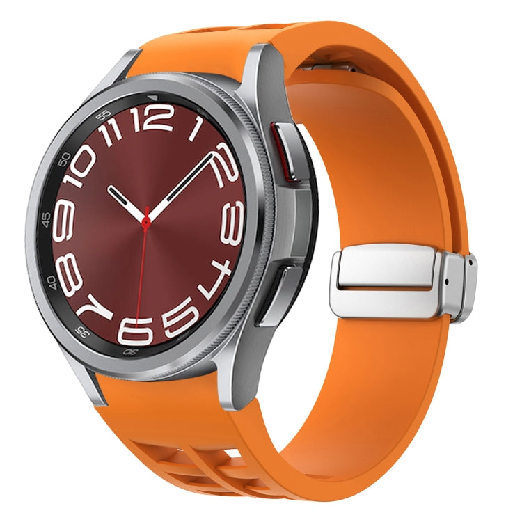 Bracelet de montre en silicone avec boucle pliante magnétique argentée Richard, pour Samsung Galaxy Watch 5 Pro 45mm, pour Samsung Galaxy Watch 7 40 / 44mm, pour Samsung Galaxy Watch 6 Classic 43 / 47mm