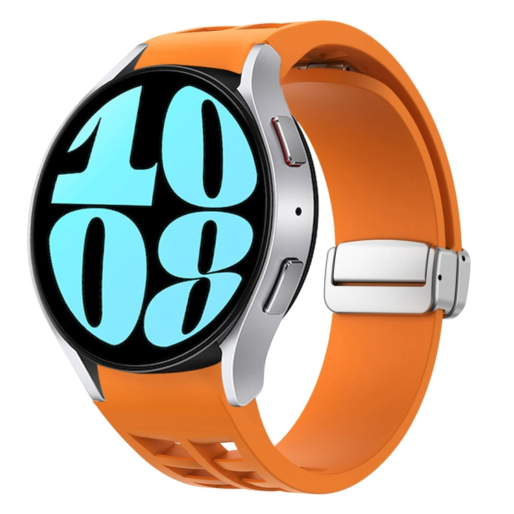 Bracelet de montre en silicone avec boucle pliante magnétique argentée Richard, pour Samsung Galaxy Watch 6 40 / 44mm, pour Samsung Galaxy Watch 5 40 / 44mm, pour Samsung Galaxy Watch 4 40 / 44mm