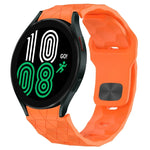 Bracelet de montre en silicone à boucle inversée texturée Football, Pour Samsung Galaxy Watch 4 44mm, Pour Samsung Galaxy Watch 4 40mm, Pour Samsung Galaxy Watch 4 Classic 46mm, Pour Samsung Galaxy Watch 4 Classic 42mm