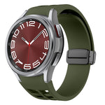 Bracelet de montre en silicone avec boucle noire magnétique pliante Richard, pour Samsung Galaxy Watch FE 40mm, pour Samsung Galaxy Watch 7 40 / 44mm, pour Samsung Galaxy Watch 6 Classic 43 / 47mm