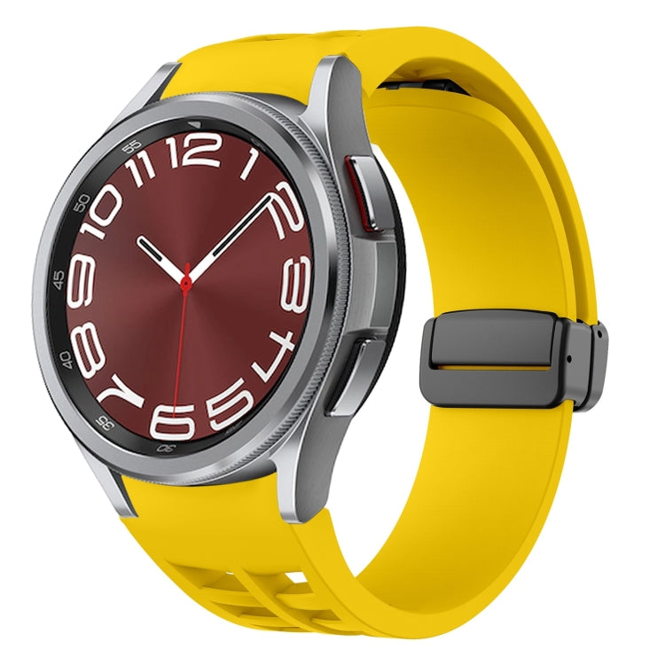Bracelet de montre en silicone avec boucle noire magnétique pliante Richard, pour Samsung Galaxy Watch FE 40mm, pour Samsung Galaxy Watch 7 40 / 44mm, pour Samsung Galaxy Watch 6 Classic 43 / 47mm