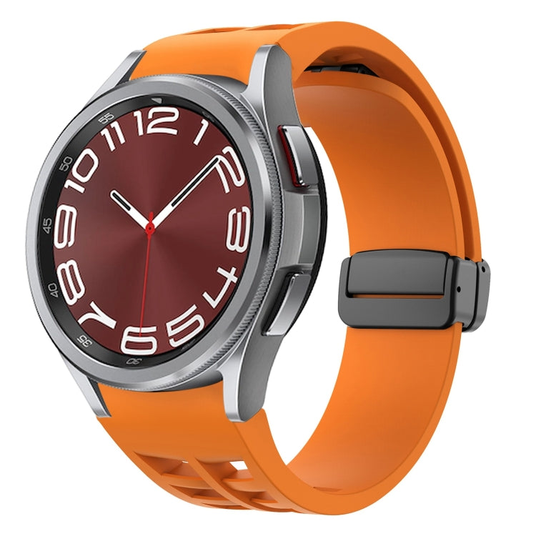 Bracelet de montre en silicone avec boucle noire magnétique pliante Richard, pour Samsung Galaxy Watch FE 40mm, pour Samsung Galaxy Watch 7 40 / 44mm, pour Samsung Galaxy Watch 6 Classic 43 / 47mm