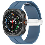 Bracelet de montre en silicone argenté à boucle magnétique pliable pour Samsung Galaxy Watch Ultra 47 mm / Ultra 2025