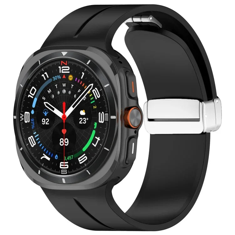 Bracelet de montre en silicone argenté à boucle magnétique pliable pour Samsung Galaxy Watch Ultra 47 mm / Ultra 2025