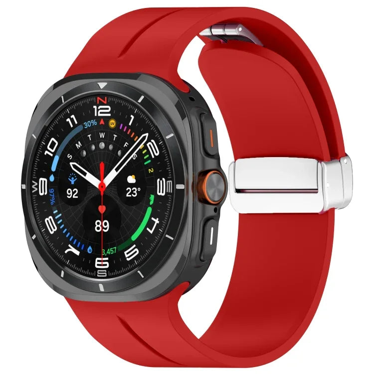Bracelet de montre en silicone argenté à boucle magnétique pliable pour Samsung Galaxy Watch Ultra 47 mm / Ultra 2025