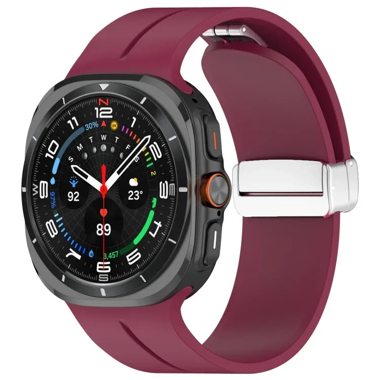 Bracelet de montre en silicone argenté à boucle magnétique pliable pour Samsung Galaxy Watch Ultra 47 mm / Ultra 2025