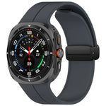 Bracelet de montre en silicone pliable à boucle magnétique style rainuré pour Samsung Galaxy Watch Ultra 47 mm