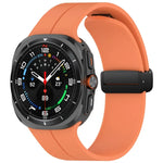 Bracelet de montre en silicone pliable à boucle magnétique style rainuré pour Samsung Galaxy Watch Ultra 47 mm