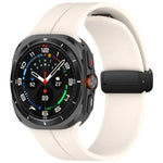 Bracelet de montre en silicone pliable à boucle magnétique style rainuré pour Samsung Galaxy Watch Ultra 47 mm