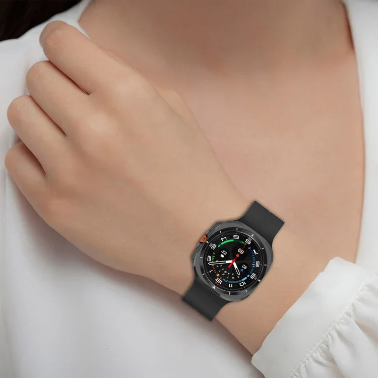 Bracelet de montre en silicone pliable à boucle magnétique style rainuré pour Samsung Galaxy Watch Ultra 47 mm
