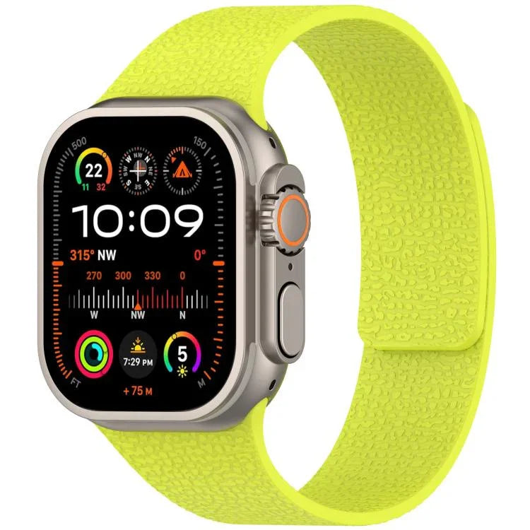 Bracelet de montre magnétique en silicone à texture litchi, compatible avec Apple Watch 46 mm / 49 mm / 45 mm / 44 mm et Apple Watch 42 mm / 41 mm / 40 mm / 38 mm.