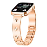 Bracelet de montre en métal à motif pétales de flocon de neige, compatible avec Apple Watch 46 mm / 49 mm / 45 mm / 44 mm et Apple Watch 42 mm / 41 mm / 40 mm / 38 mm.