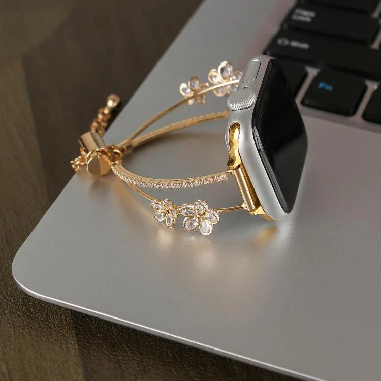 Bracelet de montre en cuivre incrusté de zircon à motif floral à 5 ​​pétales, compatible avec Apple Watch 46 mm / 49 mm / 45 mm / 44 mm et Apple Watch 42 mm / 41 mm / 40 mm / 38 mm.