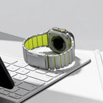 Bracelet de montre Turtle Buckle bicolore en titane et silicone, pour Apple Watch 46 mm / 49 mm / 45 mm / 44 mm