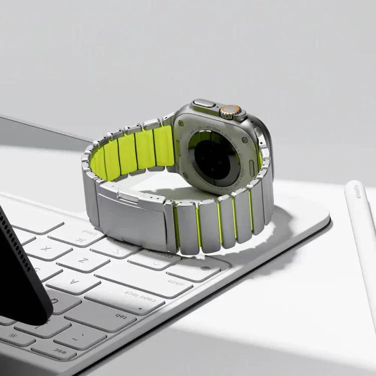 Bracelet de montre Turtle Buckle bicolore en titane et silicone, pour Apple Watch 46 mm / 49 mm / 45 mm / 44 mm