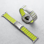 Bracelet de montre Turtle Buckle bicolore en titane et silicone, pour Apple Watch 46 mm / 49 mm / 45 mm / 44 mm