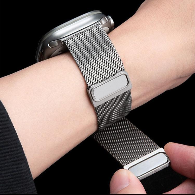 Bracelet de montre en titane massif avec boucle magnétique milanaise, compatible avec Apple Watch 46 mm / 49 mm / 45 mm / 44 mm