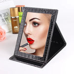 Miroir de Maquillage en Cuir en Forme de Carré Motif Alligator Portable, Noir L 18x25.5x1.6CM, Noir M15x20.5x1.6CM, Noir S 12x17.5x1.6CM, Marron L 18x25.5x1.6CM, Marron M15x20.5x1.6CM, Marron S 12x17.5x1.6CM, Rouge L 18x25.5x1.6CM, Rouge M15x20.5x1....