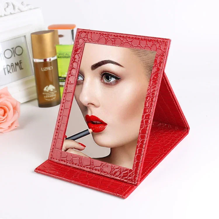 Miroir de Maquillage en Cuir en Forme de Carré Motif Alligator Portable, Noir L 18x25.5x1.6CM, Noir M15x20.5x1.6CM, Noir S 12x17.5x1.6CM, Marron L 18x25.5x1.6CM, Marron M15x20.5x1.6CM, Marron S 12x17.5x1.6CM, Rouge L 18x25.5x1.6CM, Rouge M15x20.5x1....