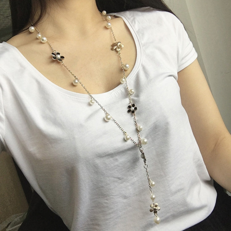 Long collier perle fleur à cinq pétales avec pompon pour femme, chaîne de pull longue, noir, blanc