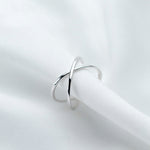 Bague ouverte simple en argent sterling avec croix