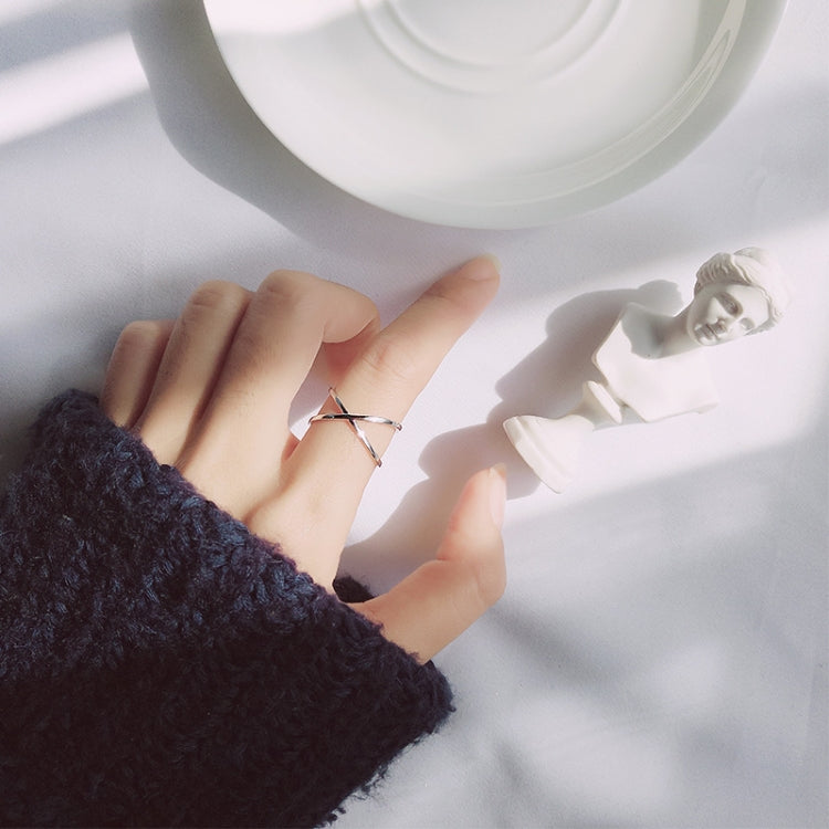Bague ouverte simple en argent sterling avec croix