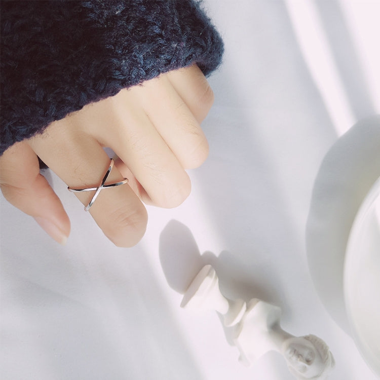 Bague ouverte simple en argent sterling avec croix