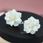 2 paires de boucles d'oreilles pendantes rondes avec perles et fleurs blanches adorables