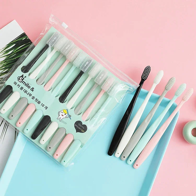 Brosse à dents douce pour adultes en charbon de bambou macaron 10 en 1