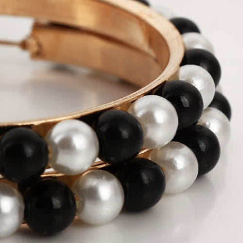 1 paire de boucles d'oreilles créoles pour fille avec perles et grand cercle, noires, blanches, noires et blanches