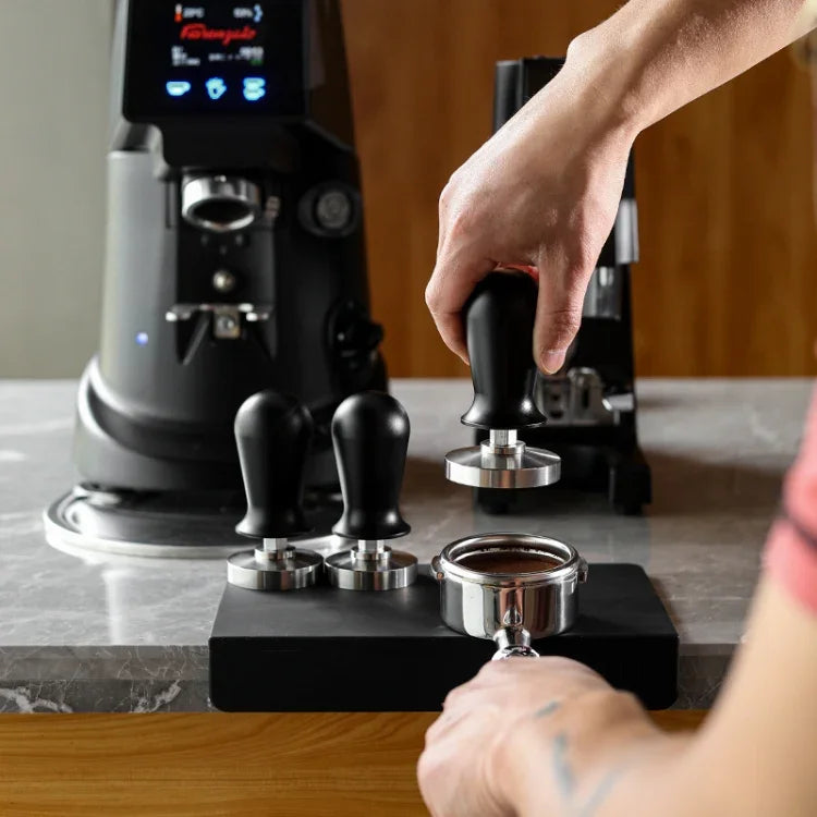 Pilon à poudre de café en acier inoxydable avec presse à poudre en alumine à pression constante, 58mm noir