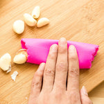 2 pièces Presse-ail éplucheur d'ail de cuisine N'abîme pas la main Éplucheur d'ail en silicone, vert, rouge, bleu