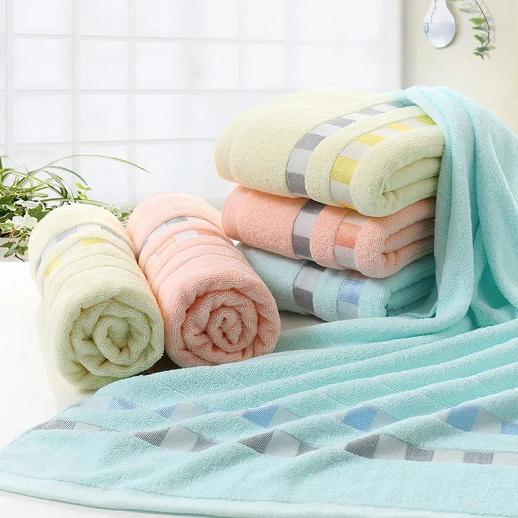 Serviette de bain carrée unie en coton protection environnementale naturelle serviette de bain brodée serviette ménagère