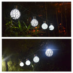 2 lampes solaires décoratives de jardin à suspension en forme de boule creuse, 2 boules creuses blanches, 2 boules creuses colorées